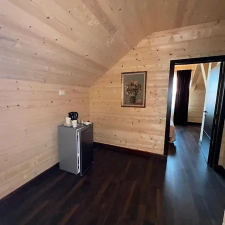 опришок Hotel *