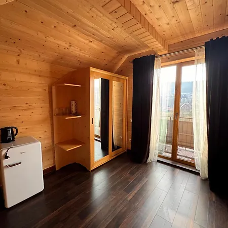 Hotel опришок *